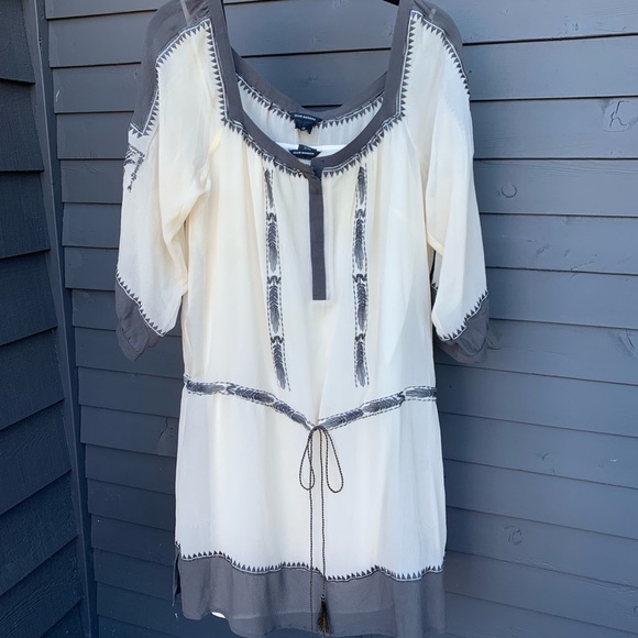 Banana Republic Dresses & Skirts - Sheer silk embroidered dress